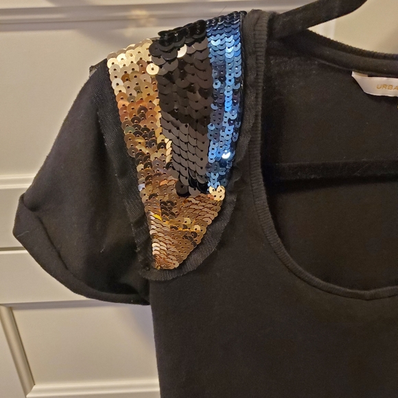 Sequin Shoulder Short Sleeve Top - Picture 5 of 9